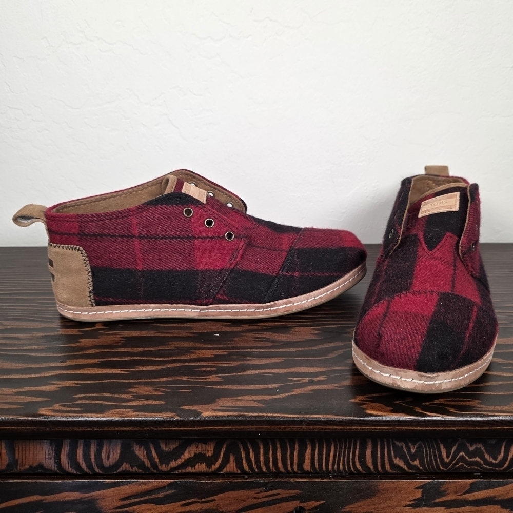 TOMS Wool Plaid Chukka Shoes Red Black Buffalo Check Women’s 8